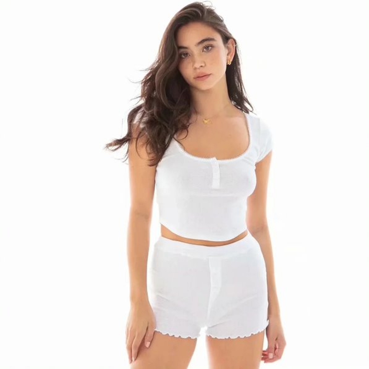 áo croptop cổ vuông ren