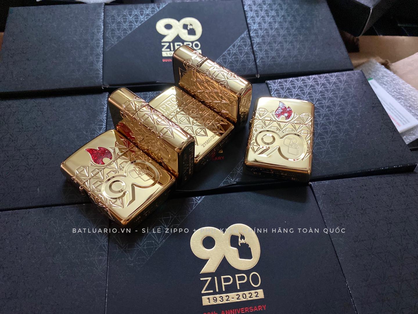 Bật Lửa Zippo 49866 – Zippo 90th Anniversary Limited Edition – Zippo 2022 Collectible Of The Year Asia – Gold Plated – Zippo Coty 2022 Asia