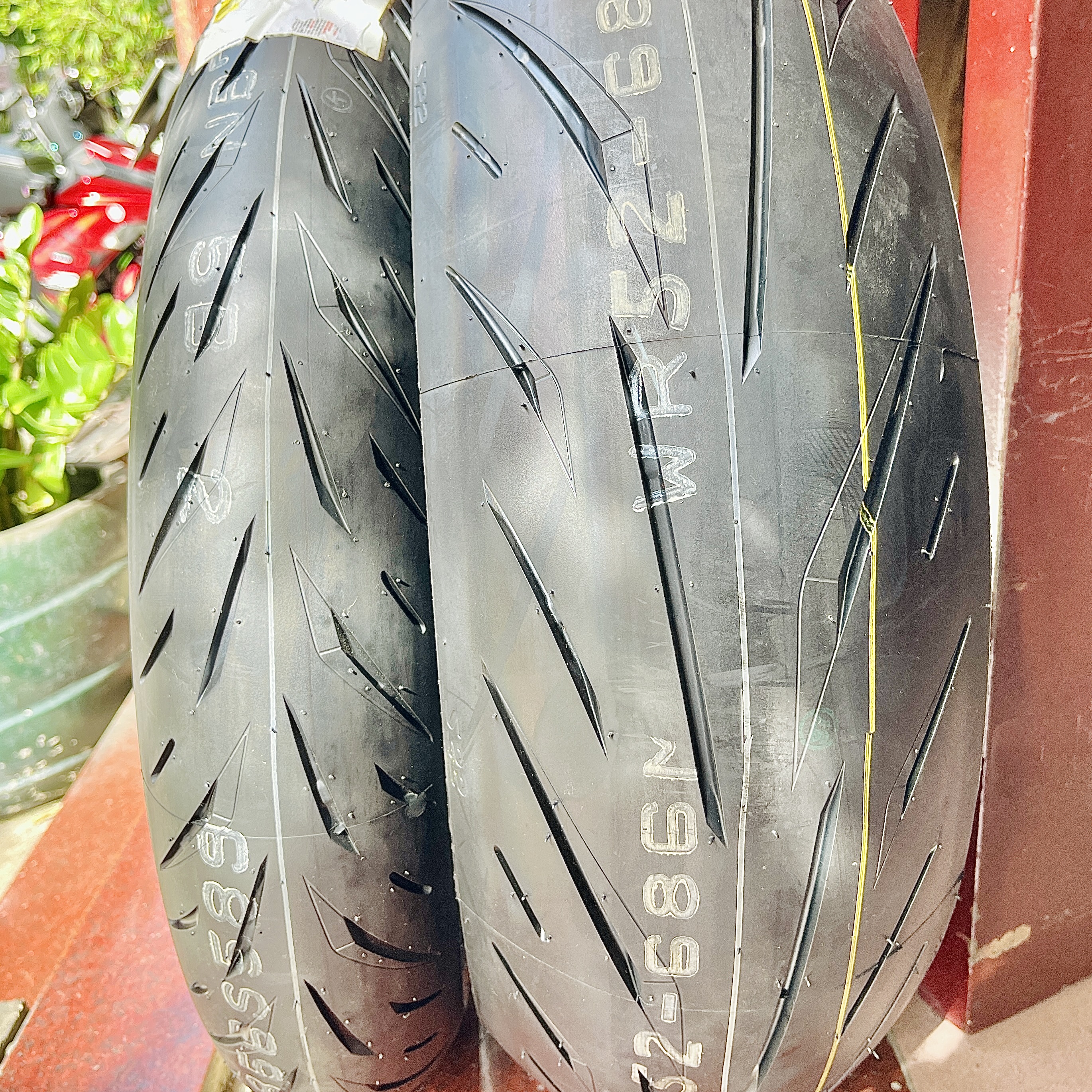 Vỏ xe motor phân khối lớn PKL Bridgestone Battlax Hypersport S22 120/160/180/190 mâm/vành 17 inch (Nhật Bản), không ruột (TL)