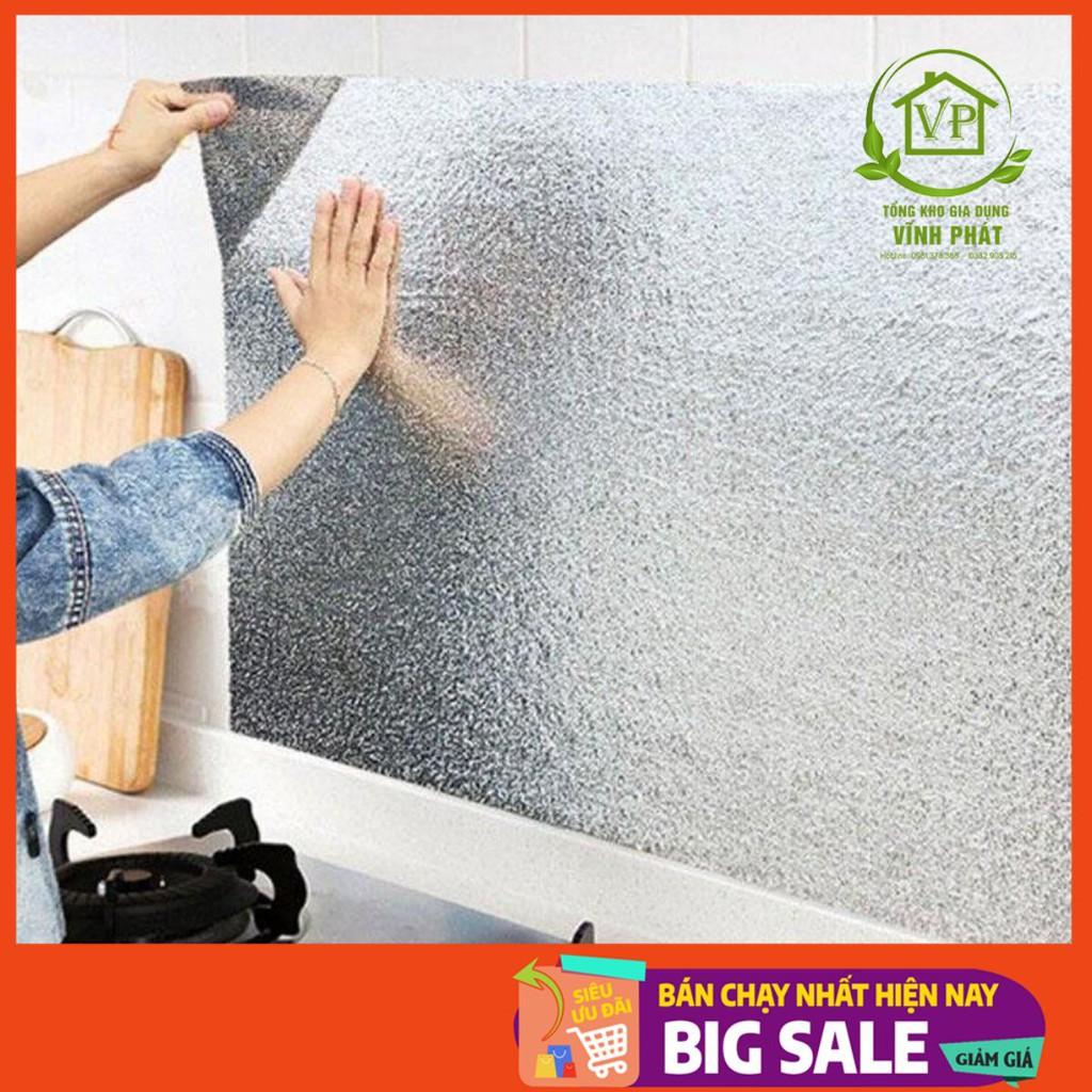 Cuộn giấy bạc dán bếp cách nhiệt, miếng decal dán tường nhà bếp chống thấm bền đẹp