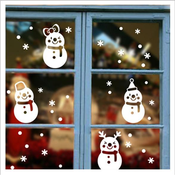 Decal trang trí tường Noel - Người Tuyết Khổng Lồ Trắng