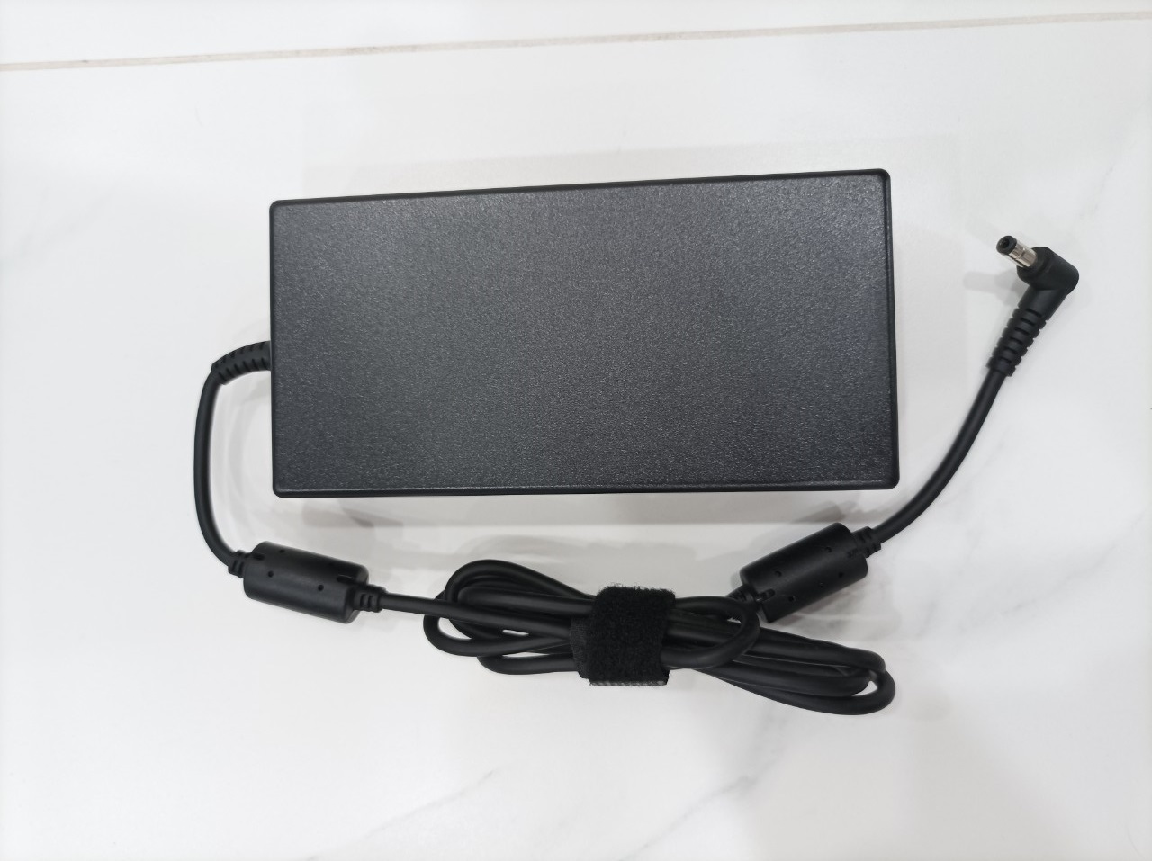 Sạc dành cho Laptop Gigabyte AORUS 15P KD 15P XD 15 XE4 kèm dây nguồn - hàng nhập khẩu