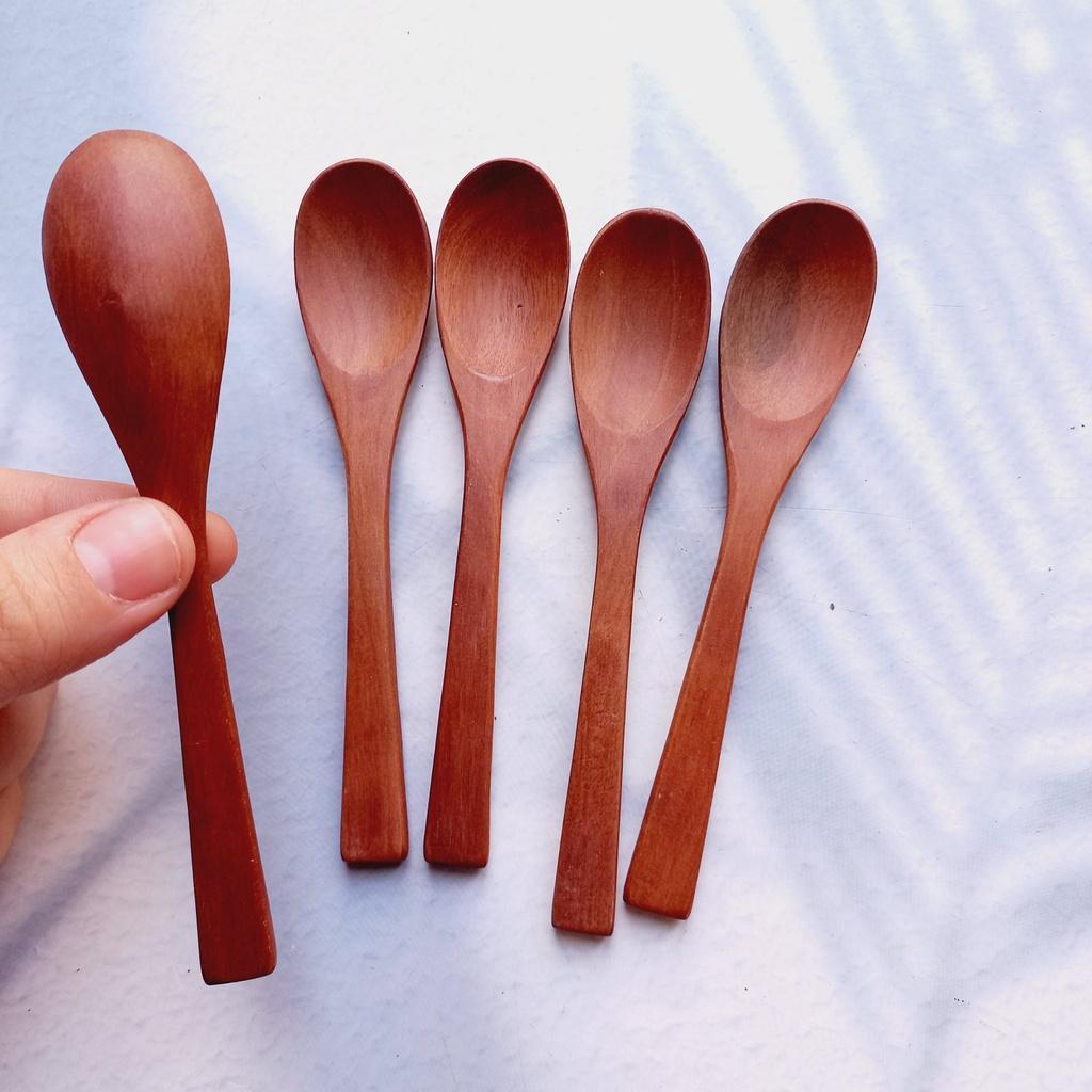 Thìa Gỗ Nhãn Nhỏ Xinh 12cm, Thìa Ăn Chè Chụp Ảnh,Decor