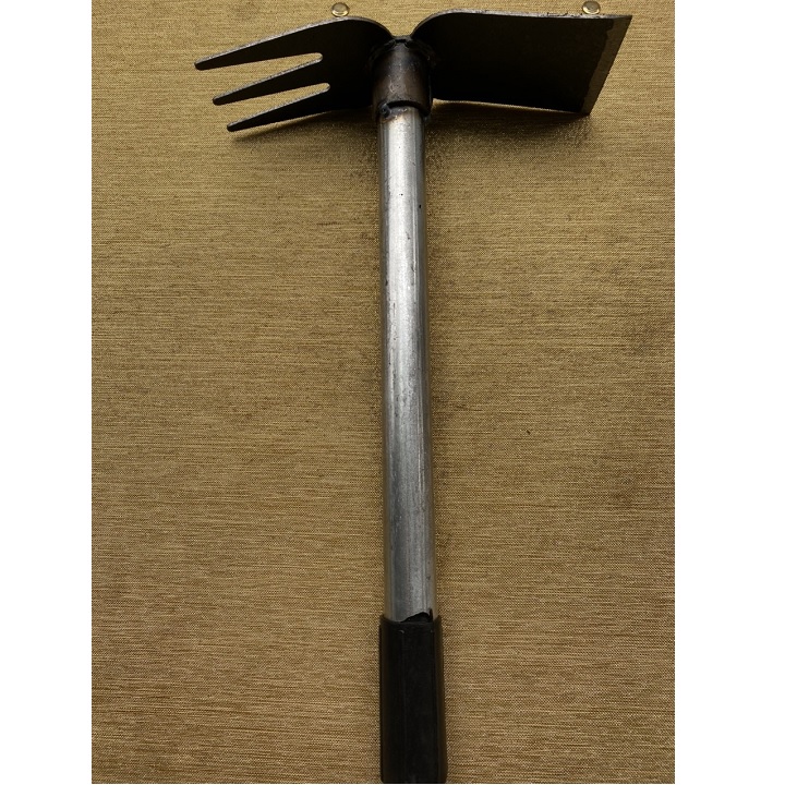 Cuốc cào xới đất có cán 30cm