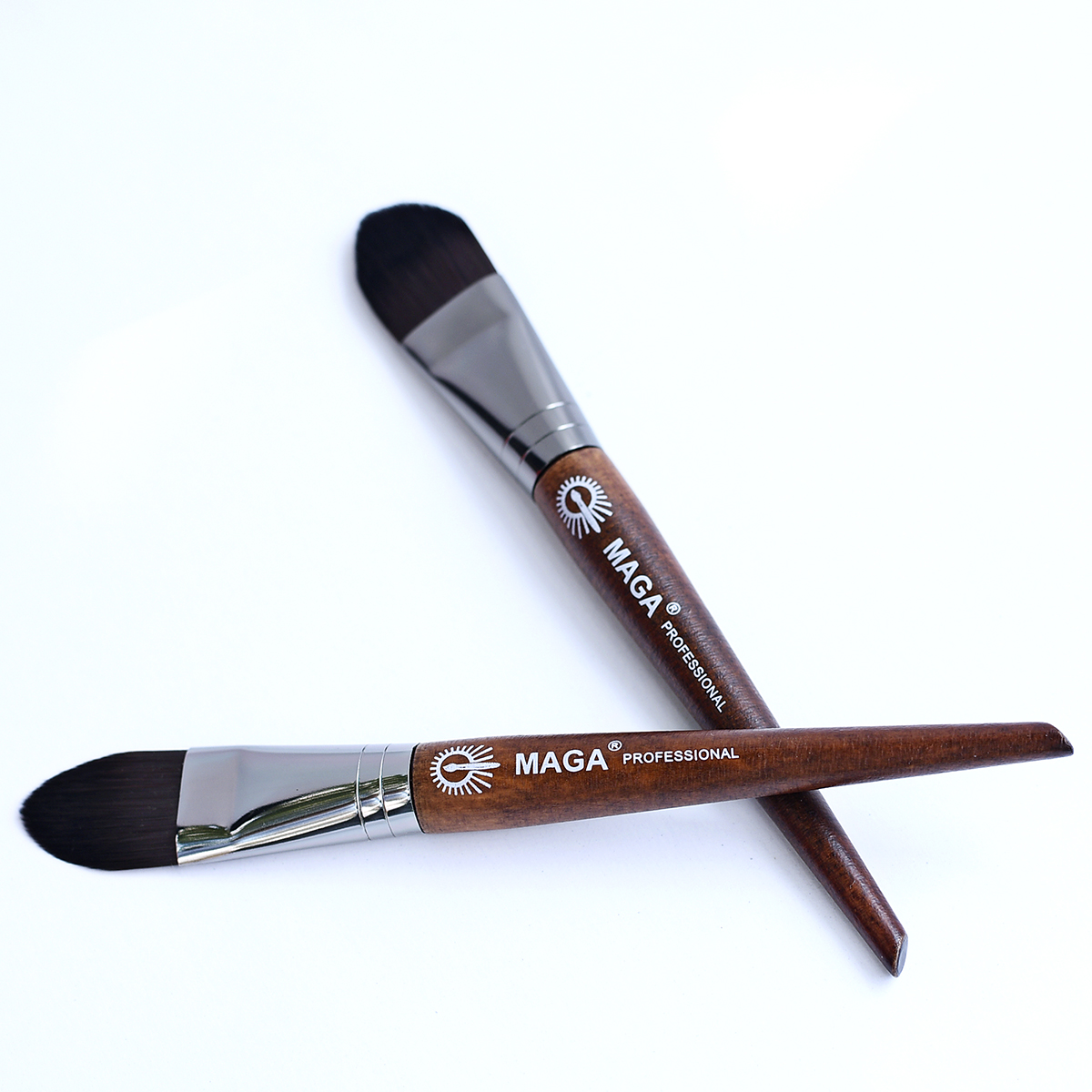 Cọ nền mỏng MAGA FOUNDATION BRUSH SMALL 19