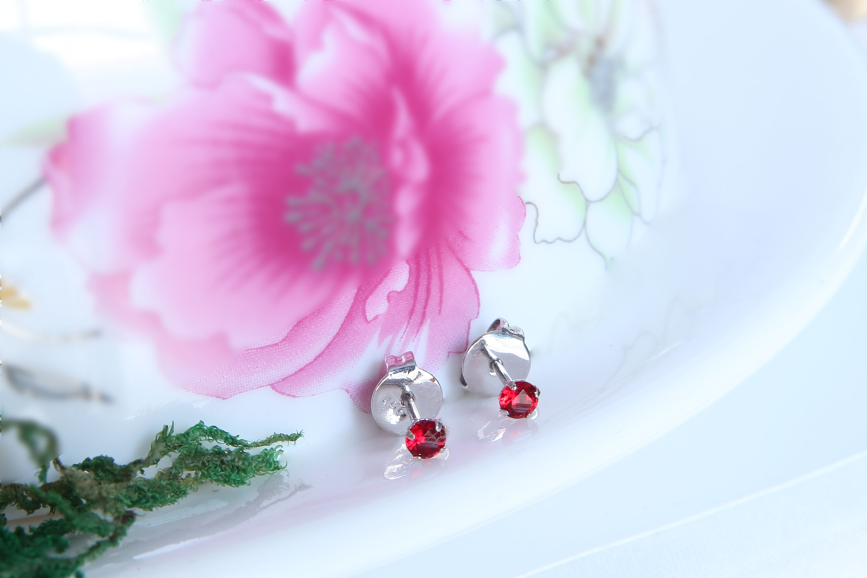 Bông tai bạc nữ Red Diamond 3.0