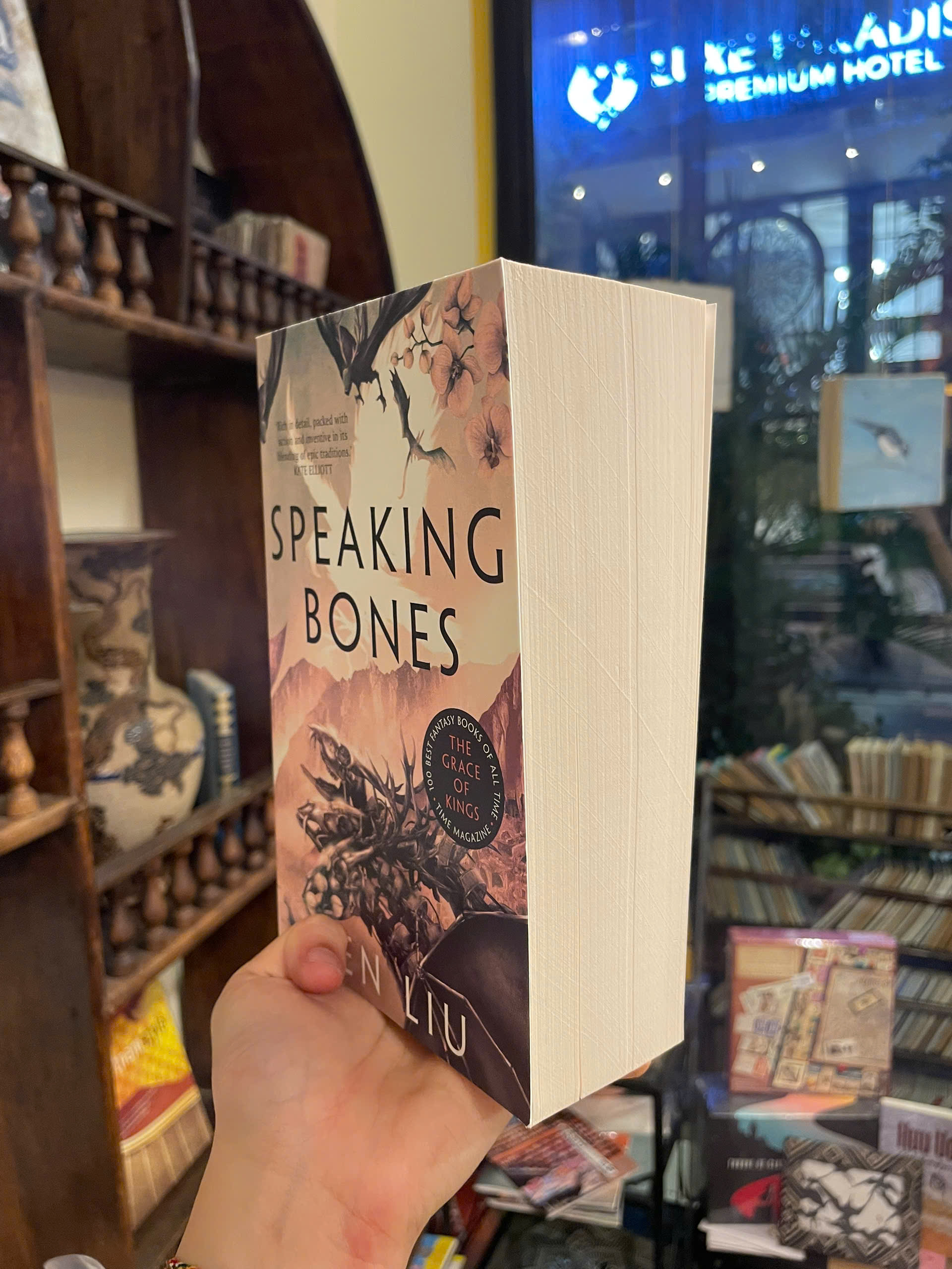 Sách - Speaking Bones by Ken Liu - Fantasy/Fiction/Epic Fantasy book in English - Ngoại Văn