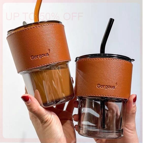 Cốc thủy tinh hổ phách GorGous bọc da 450ml sang chảnh chống bỏng có nắp kín cao cấp thời trang Qimato