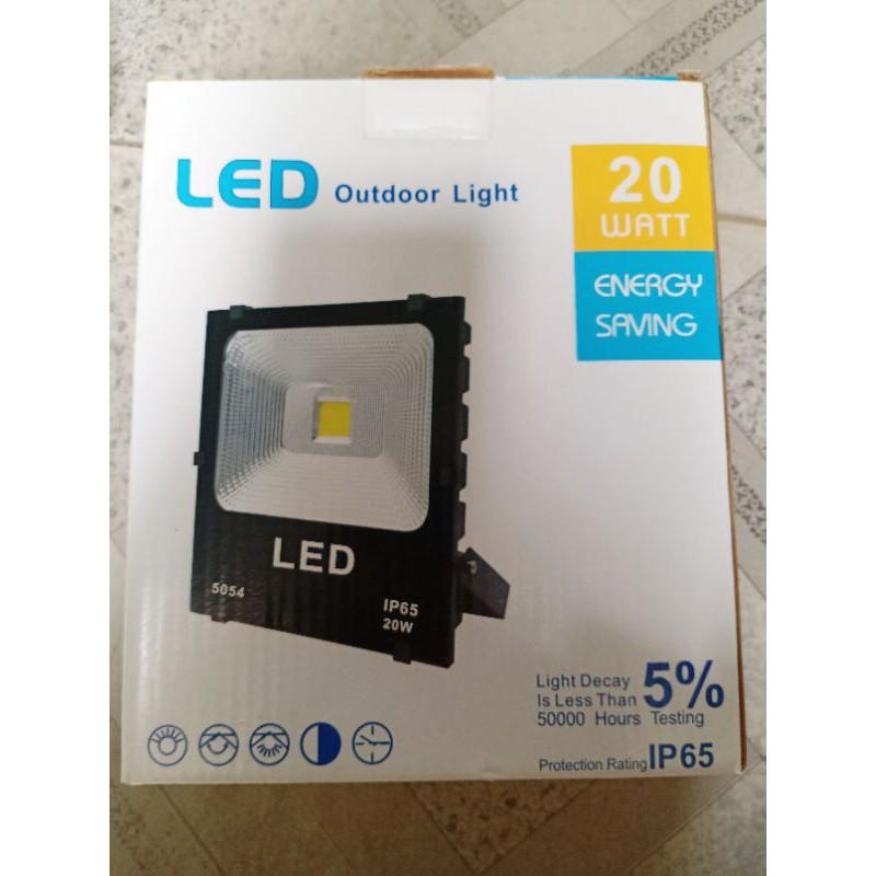 đèn pha led 20w đủ công suất