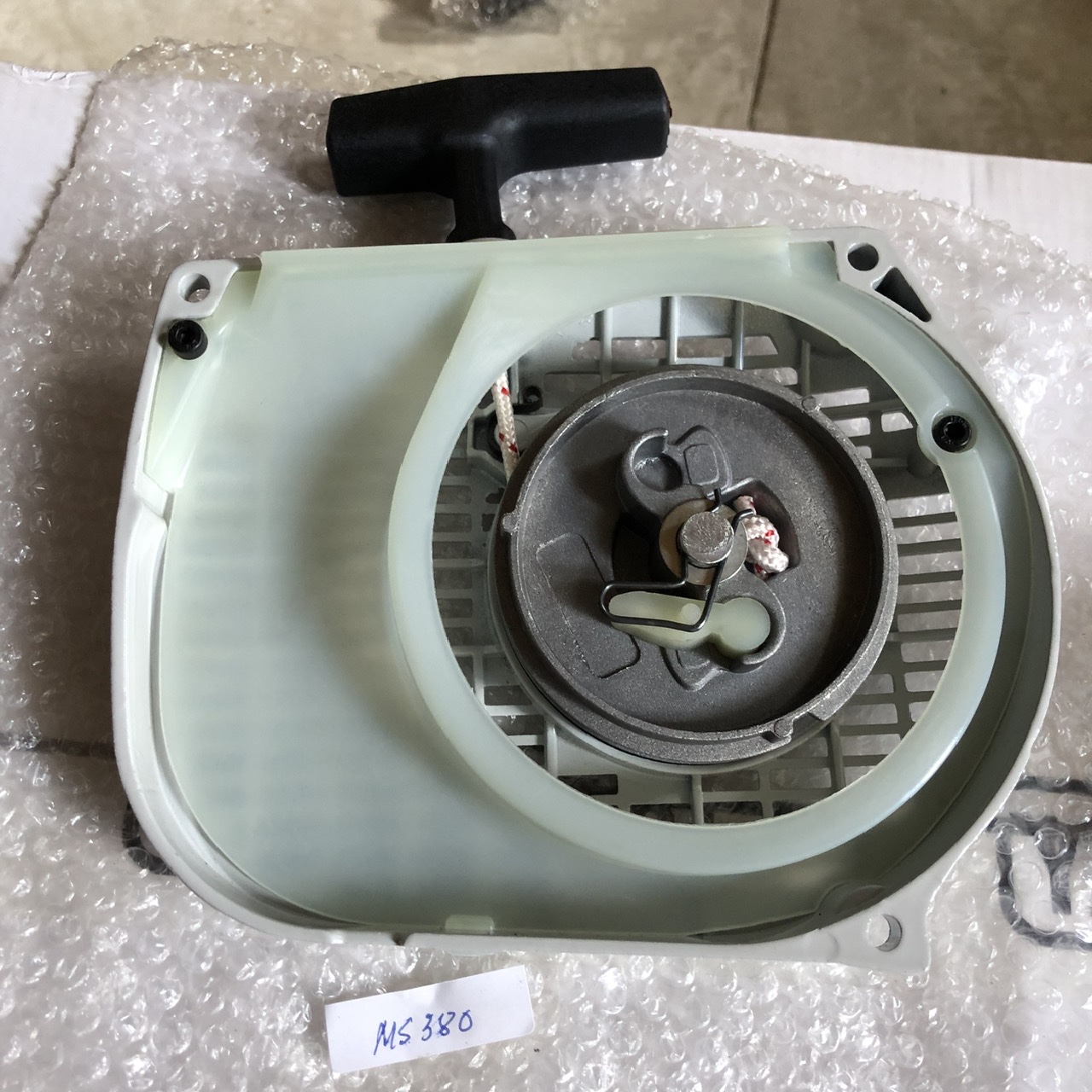 Ốp giật  dùng cho máy cưa xích  STILH 038 MS380 MS381