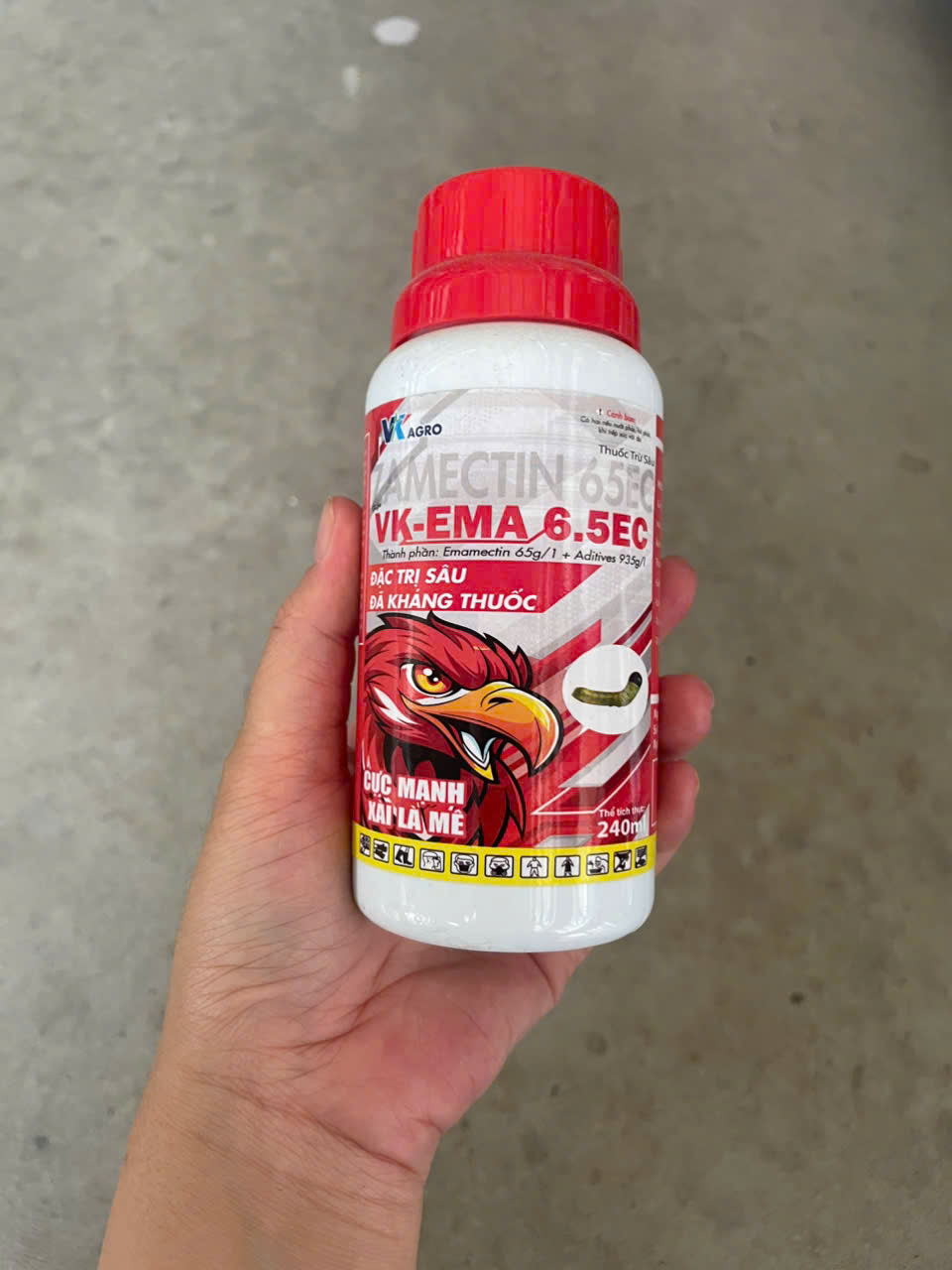 Thuốc trừ sâu sinh học phổ rộng đặc trị các loại sâu hại đã kháng thuốc, bao gồm sâu cuốn lá, sâu tơ, sâu xanh, bọ trĩ và nhện đỏ VK-EMA 6.5EC (240ml)