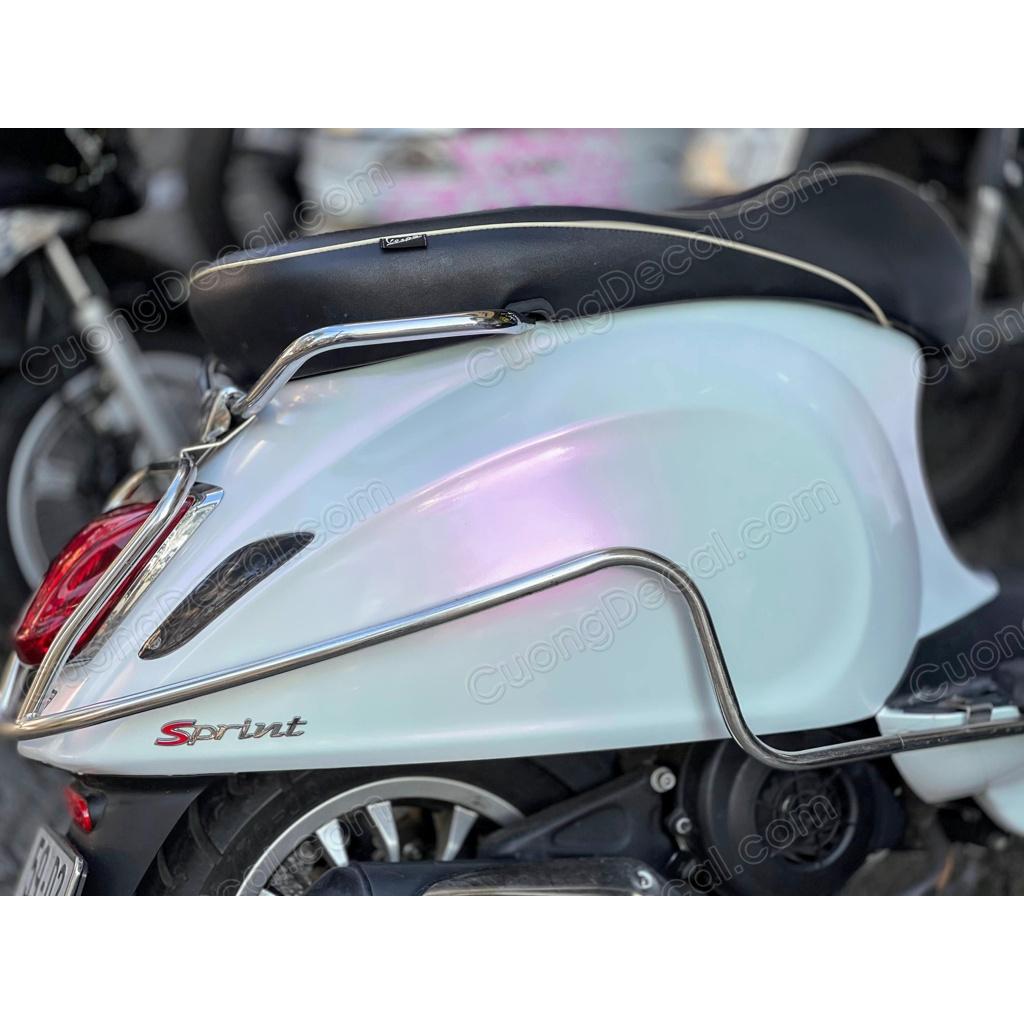 Cuộn Decal trắng ngọc trai dán trùm đổi màu xe Vespa Sprint - Primavera