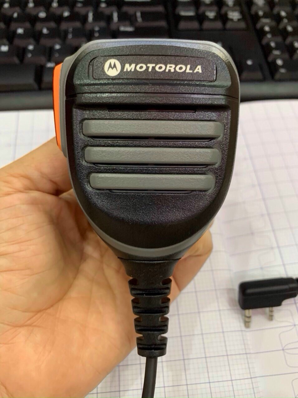Mic bộ đàm Motorola, Kenwood, Icom,... - Hàng nhập khẩu
