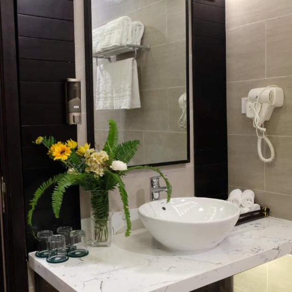 Trọn Gói 2N1D Tại MERPERLE Hòn Tằm Resort 5* - Ăn sáng, Ăn Trưa Hoặc Tối. Miễn Phí Vé Vào Cổng Khu Vui Chơi Sparkling Waves.