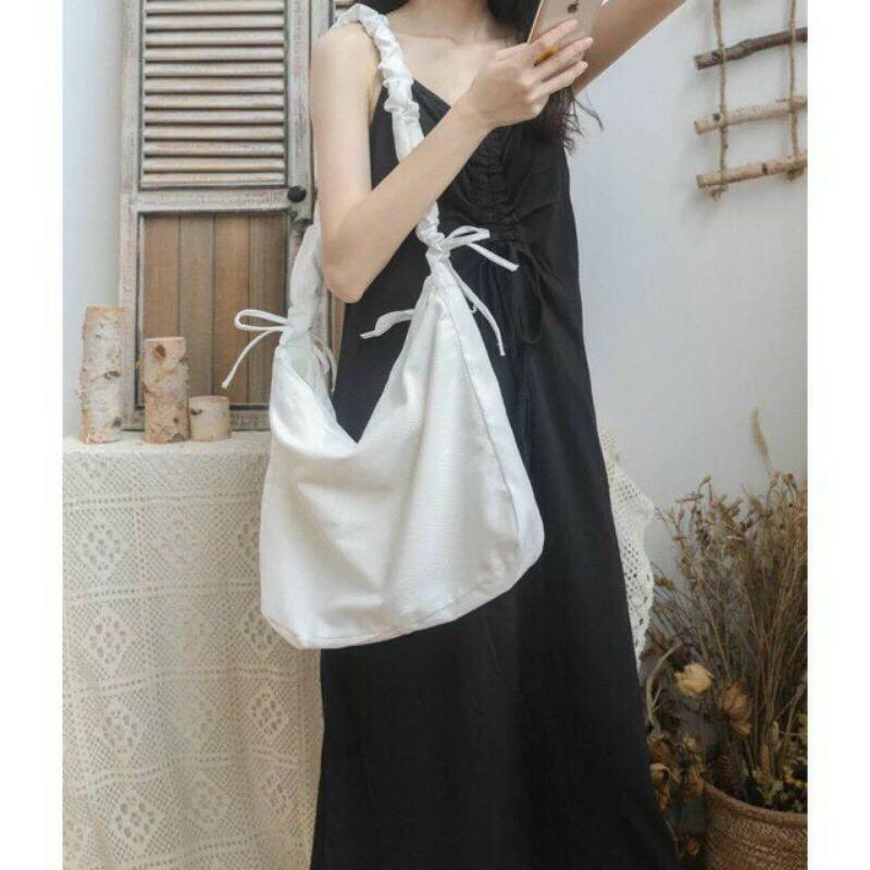 TÚI TOTE ĐEO CHÉO DÂY RÚT - VẢI CANVAS MÀU TRẮNG - ĐEN - PHONG CÁCH ULZZANG