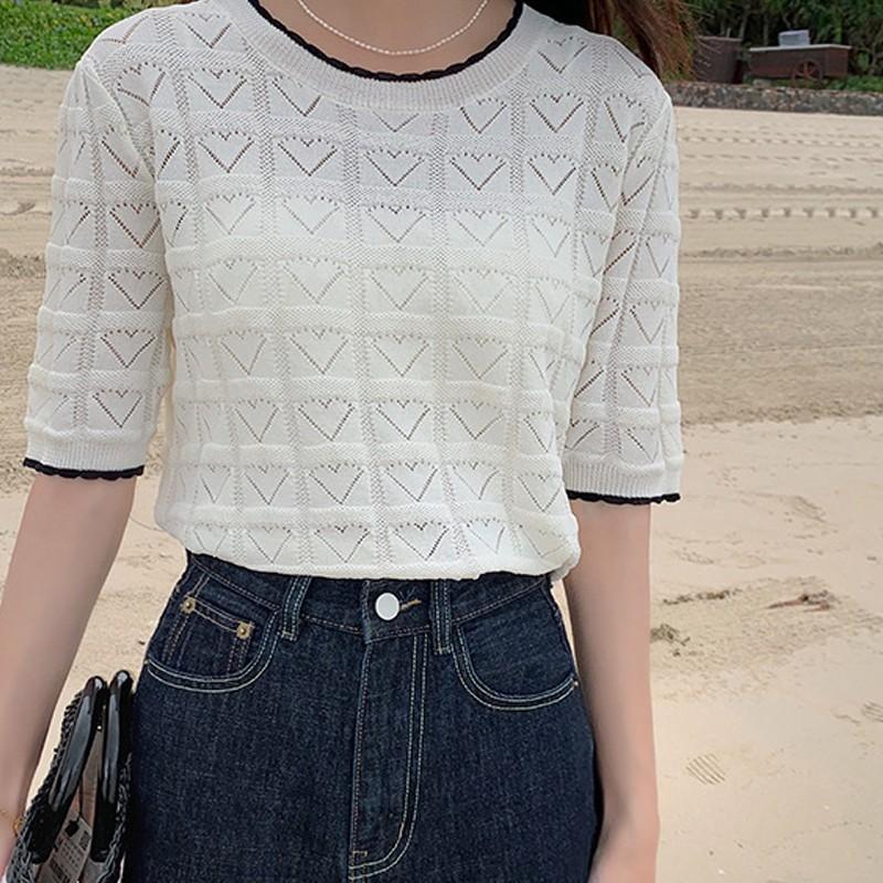 Áo Thun Nữ Ngắn Tay Cổ Tròn
