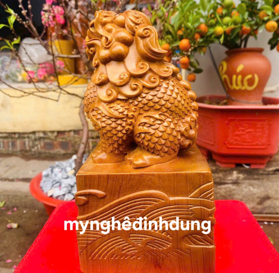 Cặp nghê phong thủy cầu tài lộc bằng gỗ bách xanh thơm nức cao 23x12x12cm