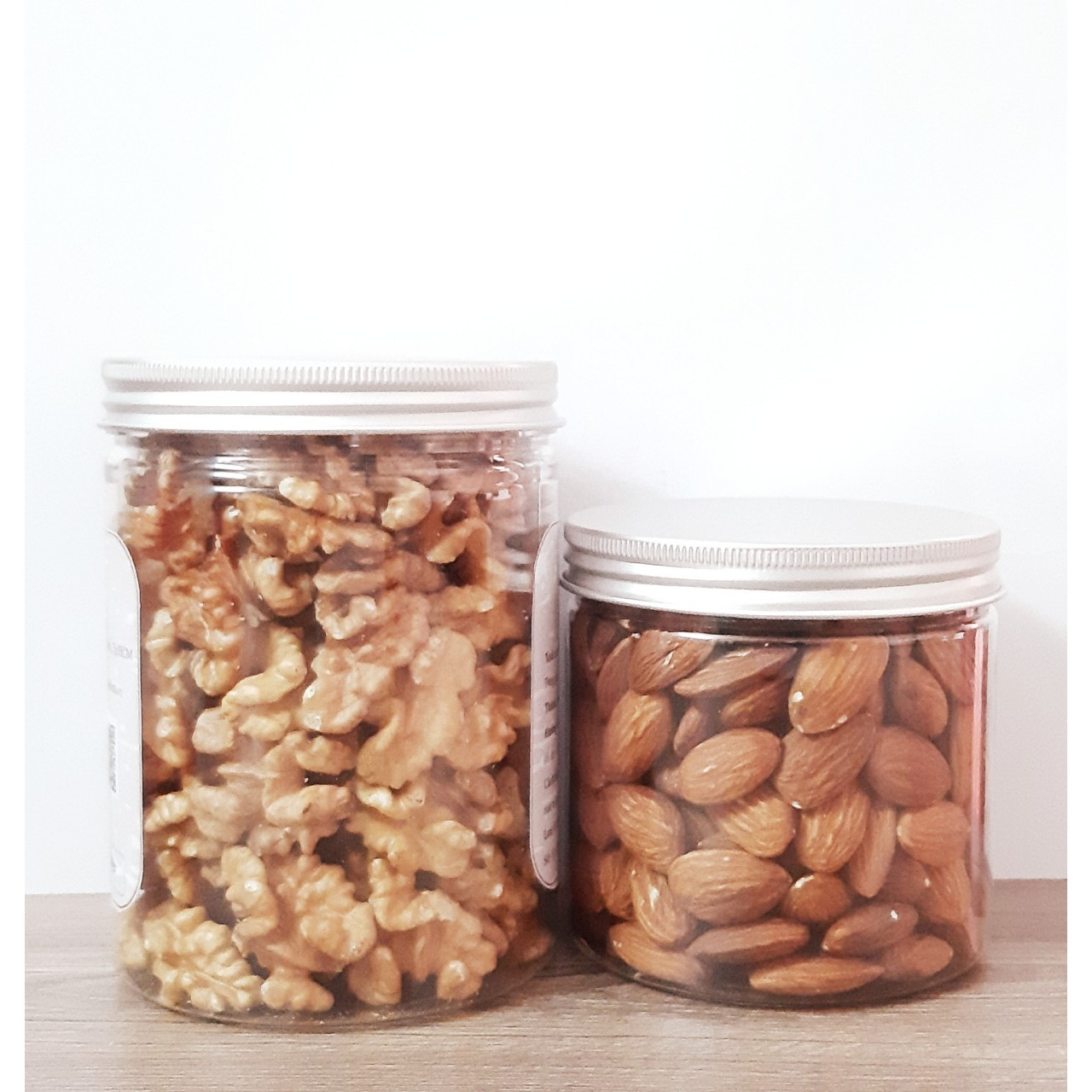 Hủ 250g nhân óc chó Mỹ + Hũ 250g hạnh nhân không vỏ Califarms