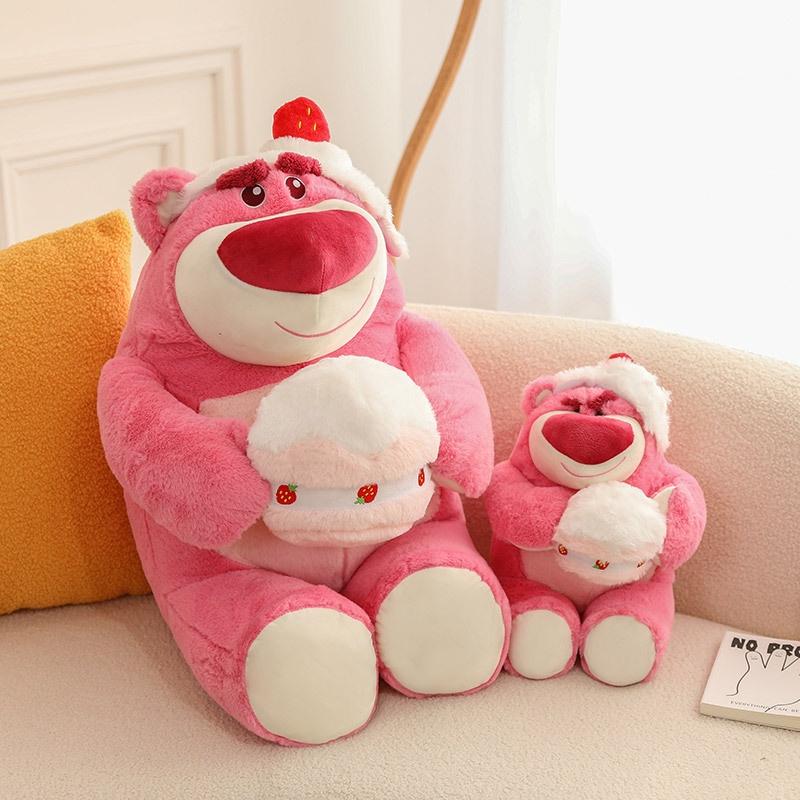 Gấu bông Gấu Lotso dâu ôm bánh kem cute, Lotso đội trái dâu