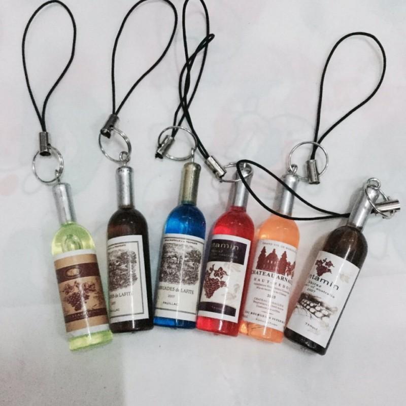 Móc khóa trang trí hình chai nhiều mầu