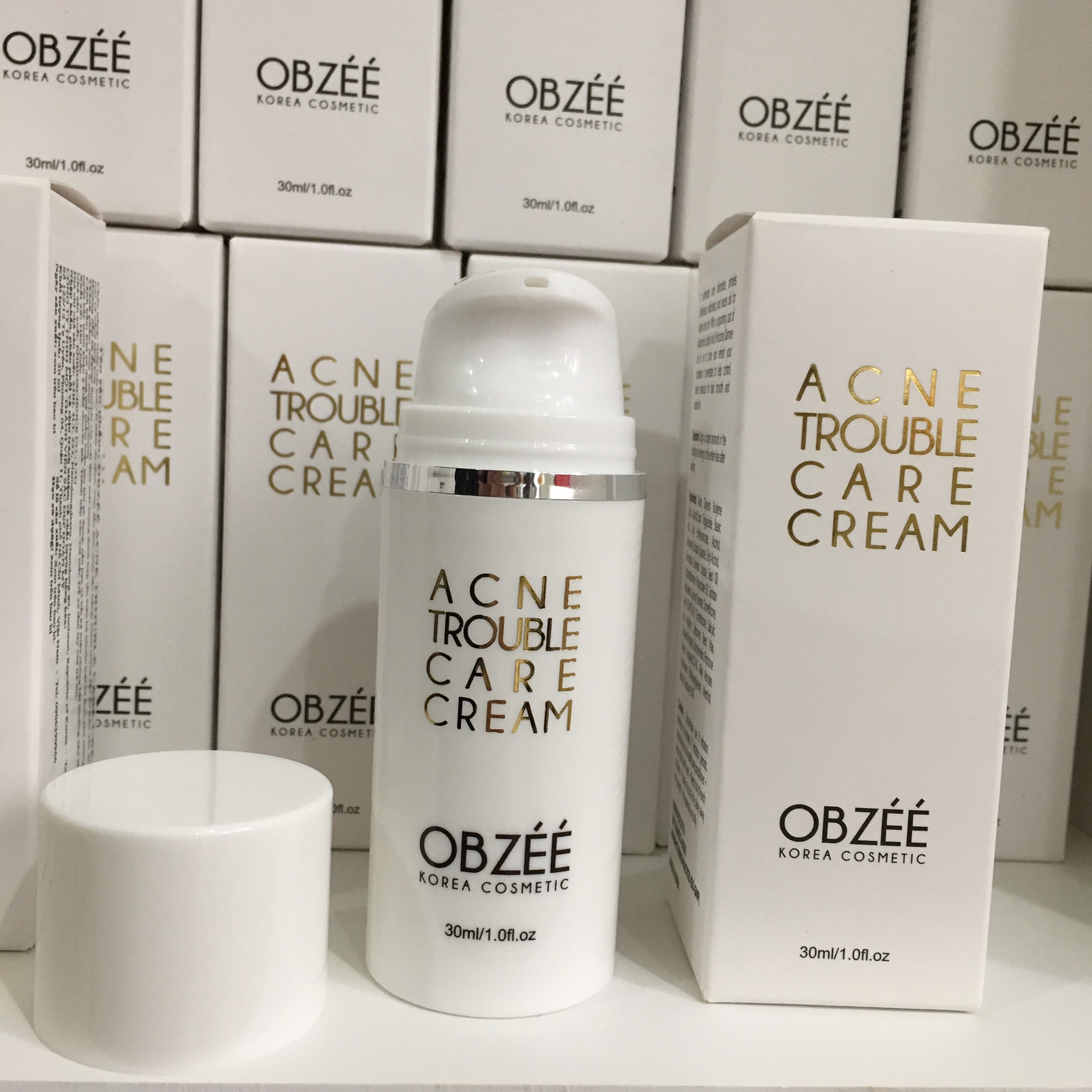 Kem giúp giảm mụn OBZÉÉ Acne Trouble Cream