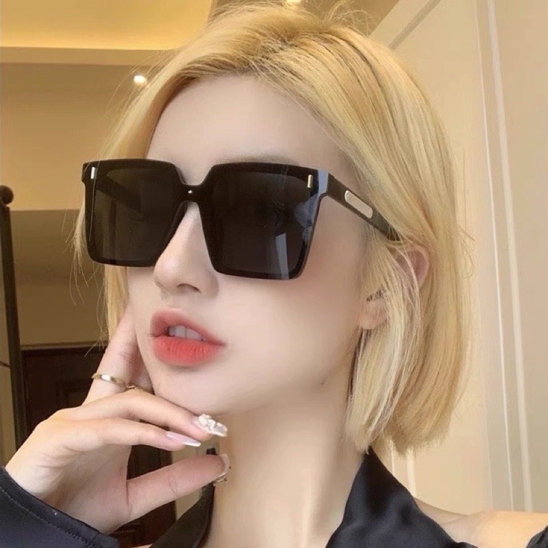 Kính râm đen gọng to , kính mát  nam nữ , chống tia UV , chống bụi ,phong cách thời trang Hàn Quốc , hiện đại , trẻ trung , sôi động và cá tính  , kèm hộp đựng sang trọng