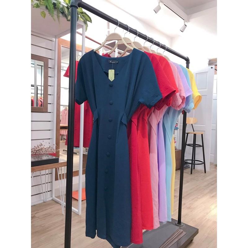 F568 Đầm suông cổ tim đính cúc