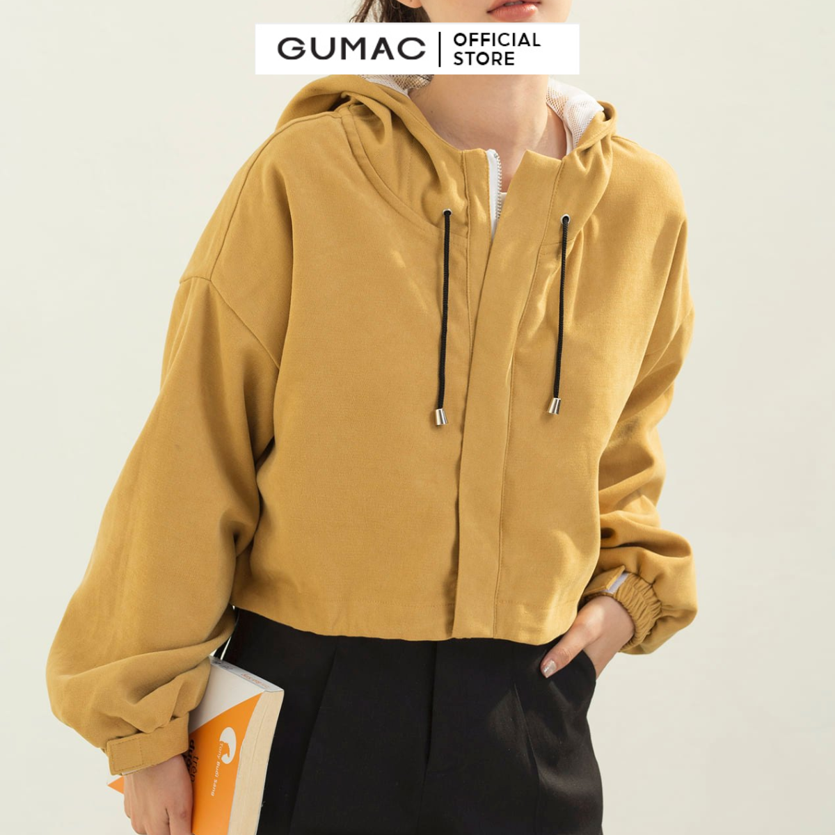 Áo khoác nữ GUMAC AC03050 form Croptop  phối nón trẻ trung