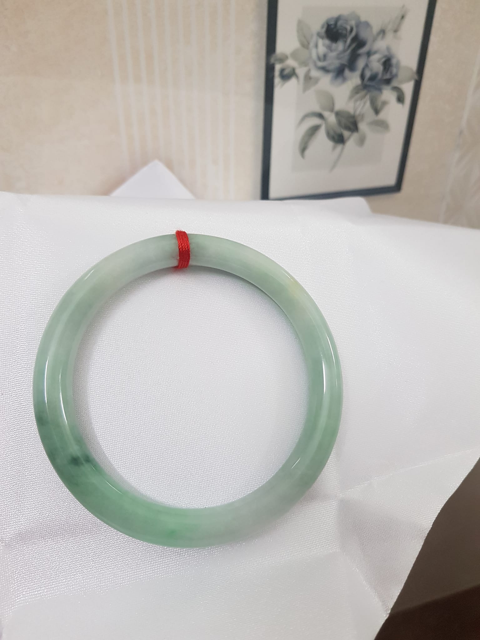 Vòng cẩm thạch Xanh Ngọc Mơ Đẹp 58mm x Dầy 8mm Chất liệu 100% đá cẩm thạch tự nhiên Màu xanh ngọc mơ nhẹ nhẹ bóng đẹp sang nữ 56kg - 68kg đeo đẹp ạ