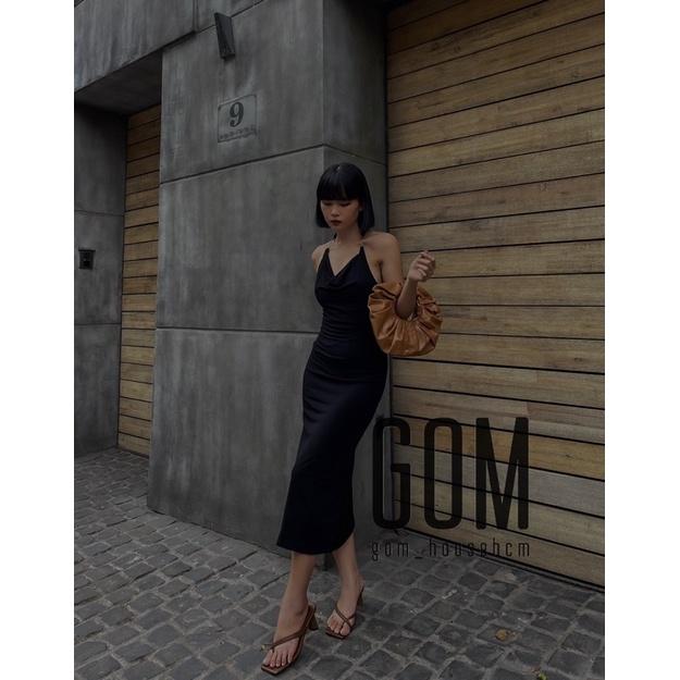 Đầm body cổ đỗ hở lưng