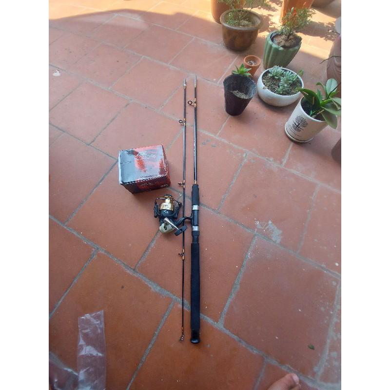 Combo cần đặc 2 khúc kèm máy câu ax4000fb