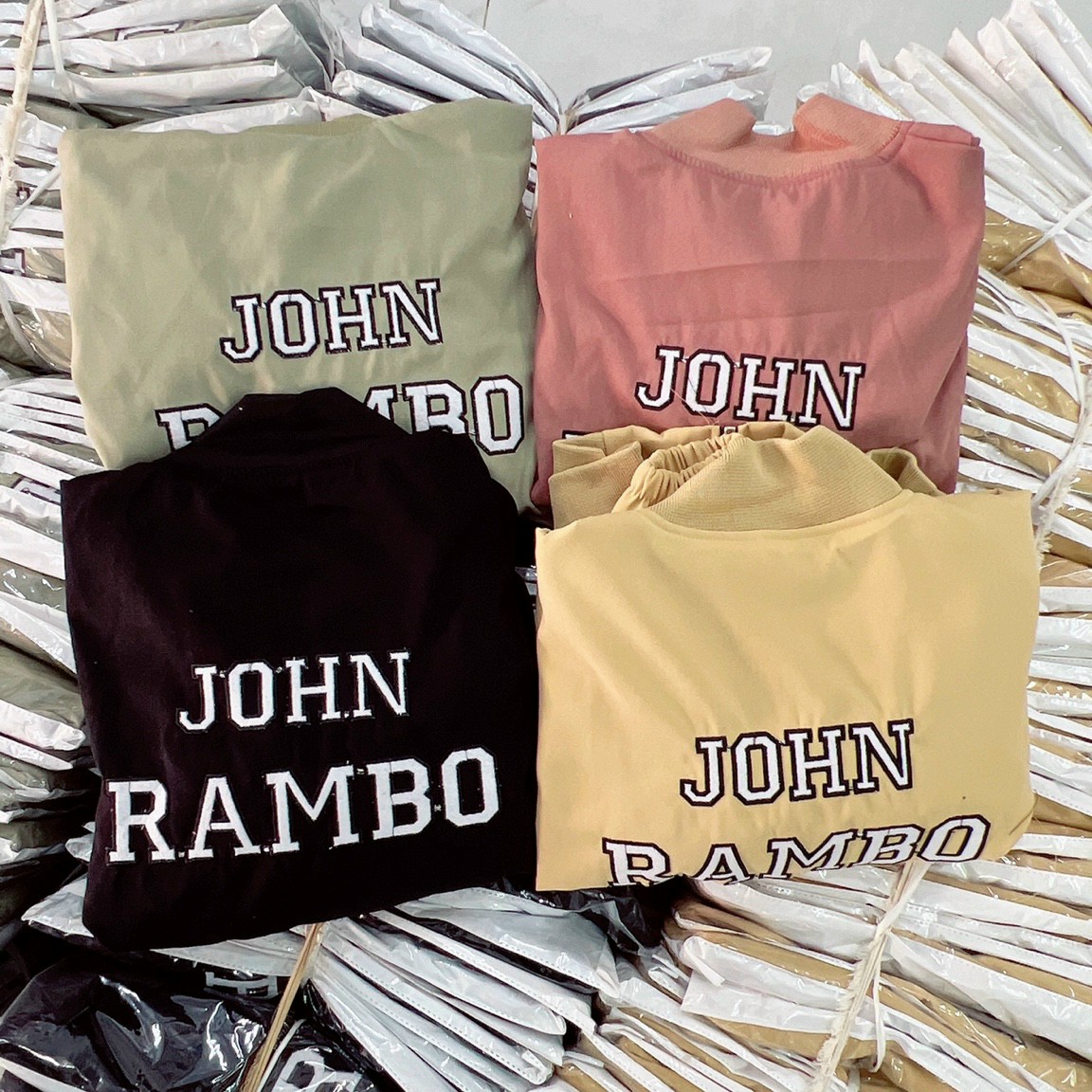 Áo khoác da lộn 2 lớp fom lững, Áo khoác da lộn croptop JOHN RAMBO nữ dáng lửng cánh dơi Phối tay trắng rộng bấm cúc sexy mẫu hottrend, Áo khoác bomber bóng chày lửng croptop kaki da lộn 2 lớp phối tay unisex ulzzang nam nữ