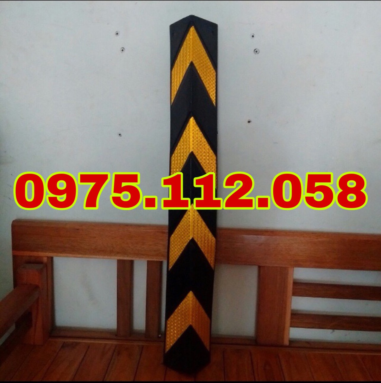 THANH CAO SU ỐP GÓC TƯỜNG VUÔNG - DÀI 80CM