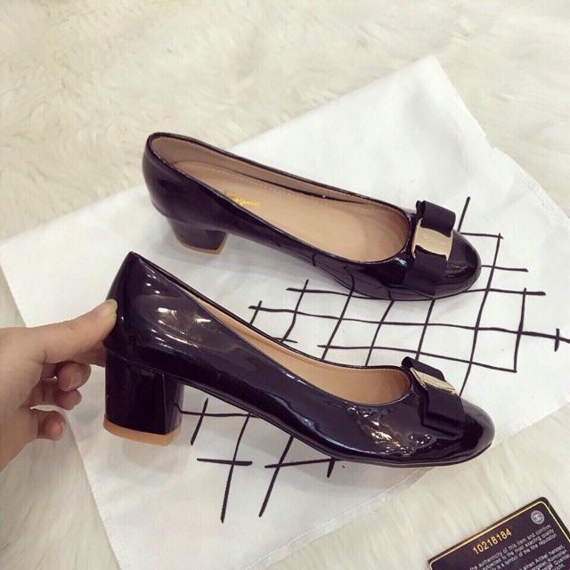 Giầy cao gót đế vuông