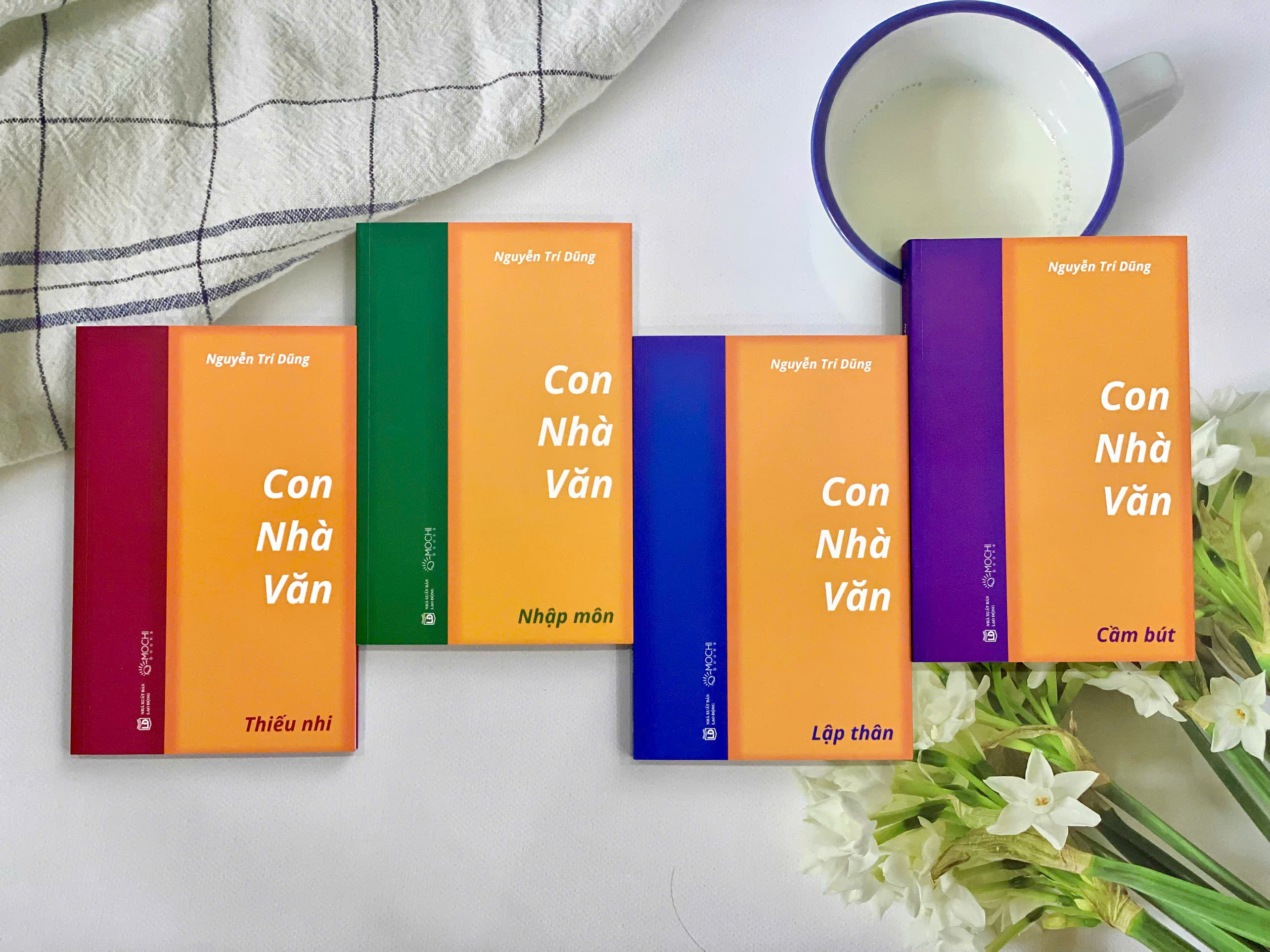 COMBO HỘP 4 CUỐN: Con nhà văn (Thiếu Nhi - Nhập môn - Lập thân - Cầm bút)