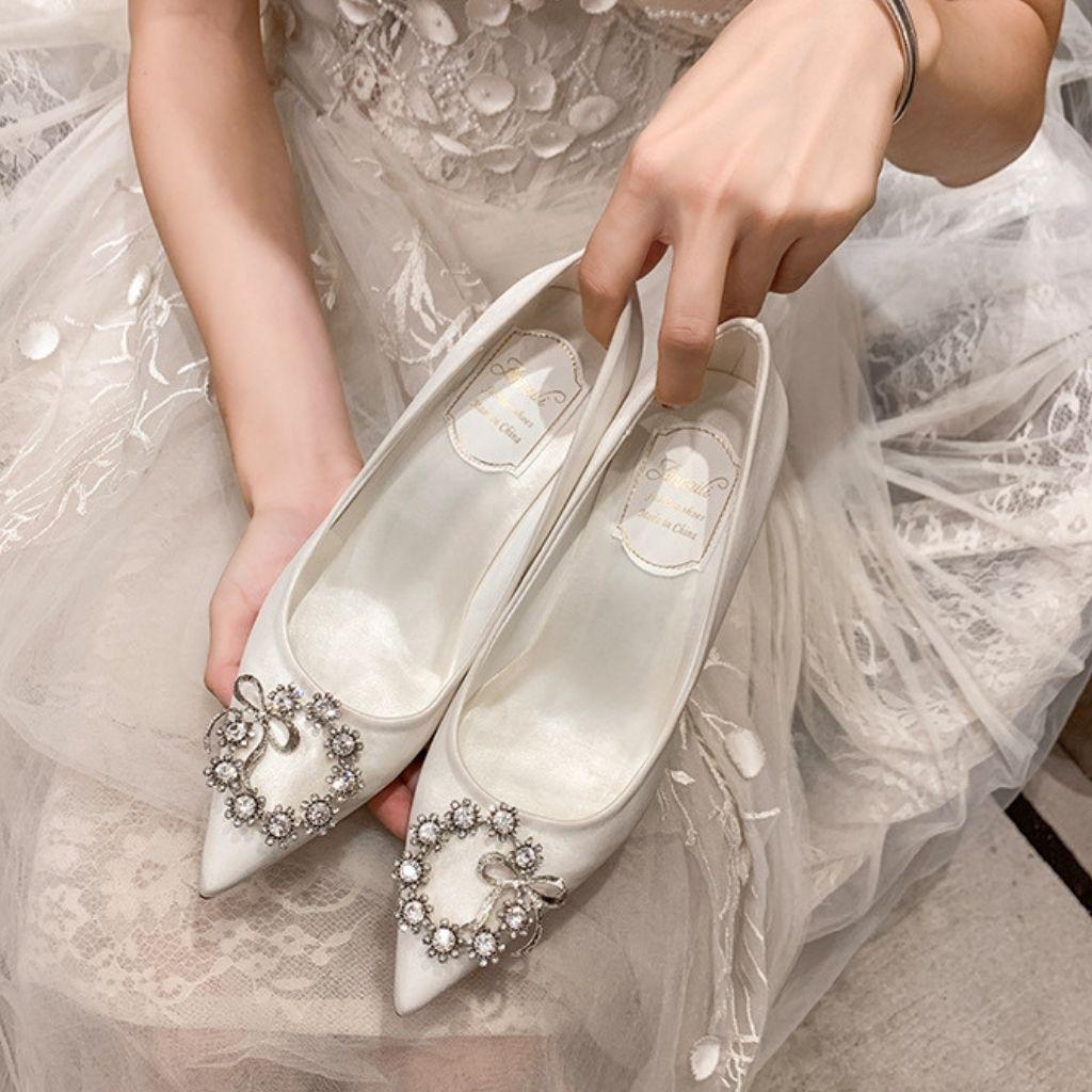 Giày cao gót nữ, giày cưới cô dâu chất liệu lụa satin đá tròn đính nơ cao cấp - GCCD026