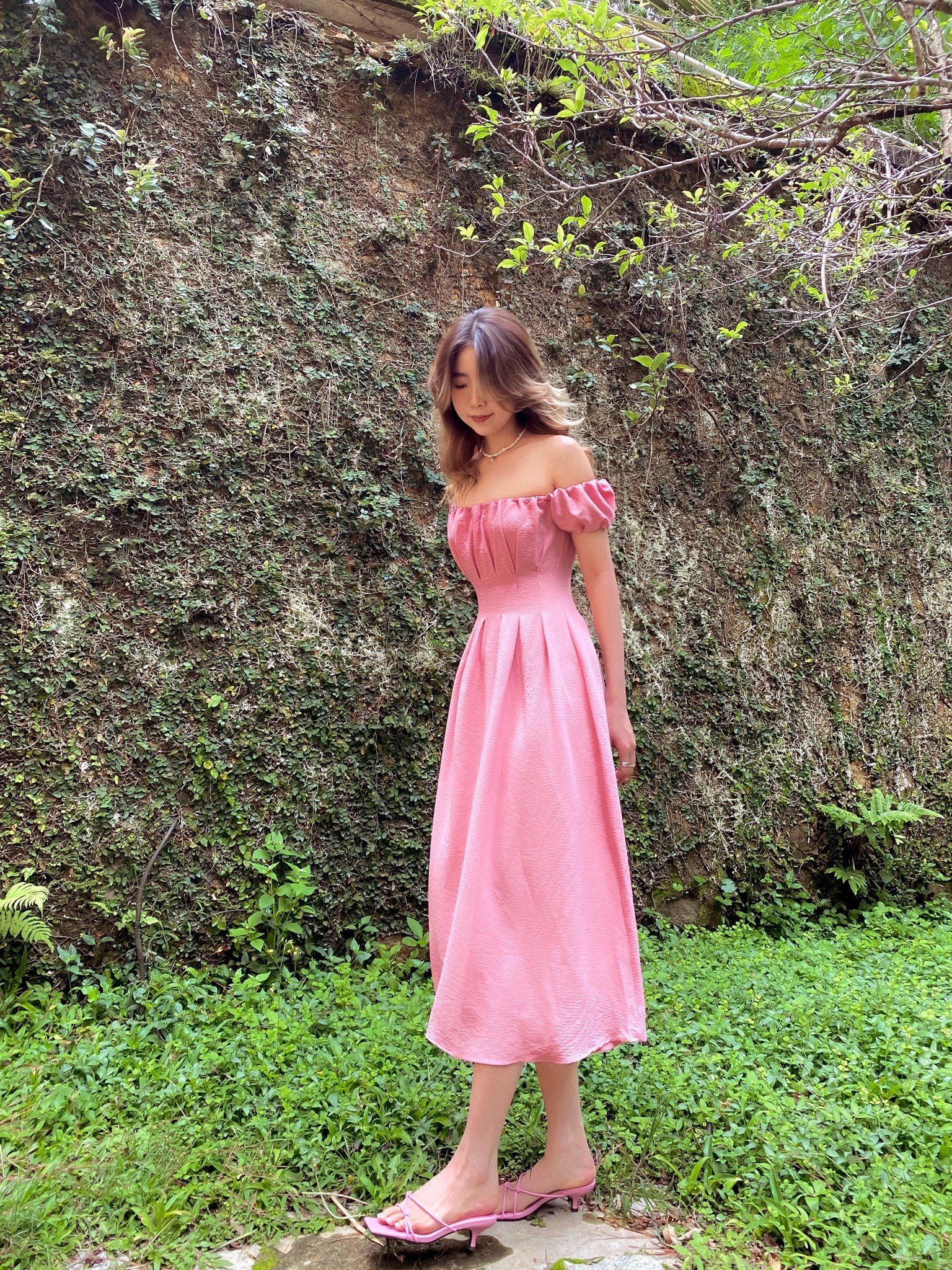 Đầm hồng bệt vai tay phồng Jiun Dress Gem Clothing SP060662