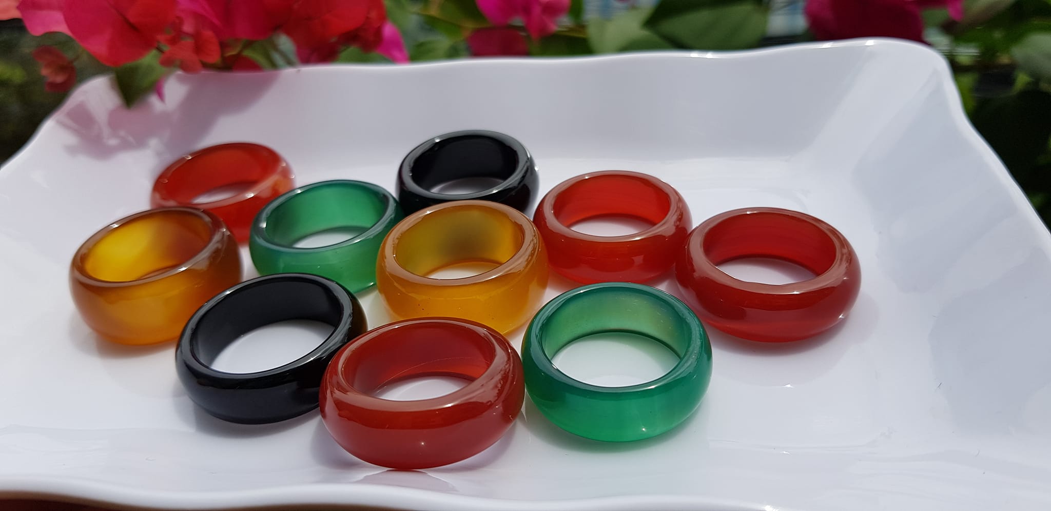 Nhẫn Nam Ni 19mm x cao 9mm Chất liệu đá mã não đủ màu Đỏ Vàng Đen Xanh dương shop giao bất kỳ Các Anh chọn nhẫn màu nào thì inbox shop giao đồng giá ạ