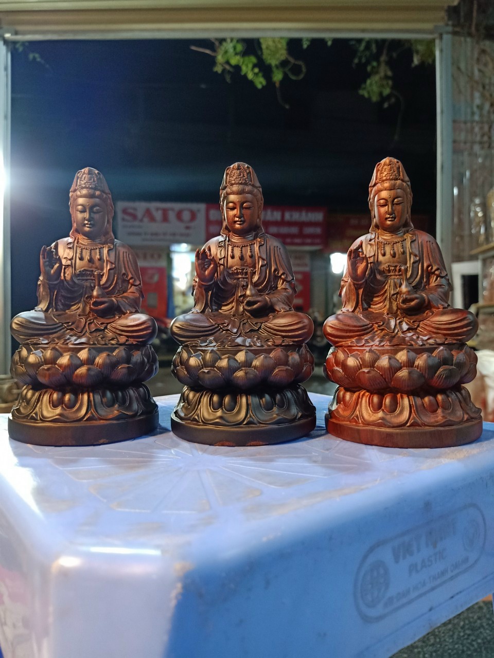 Tượng phật bà quan âm bồ tát bằng gỗ trắc kt cao 12×6×6cm