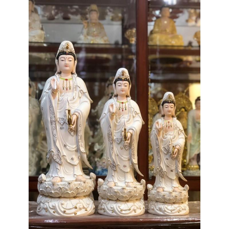 Tượng Phật Quan Âm thế đứng yên đài sen, tay cầm bình cam lồ vàng, tay cầm nhành liễu trắng