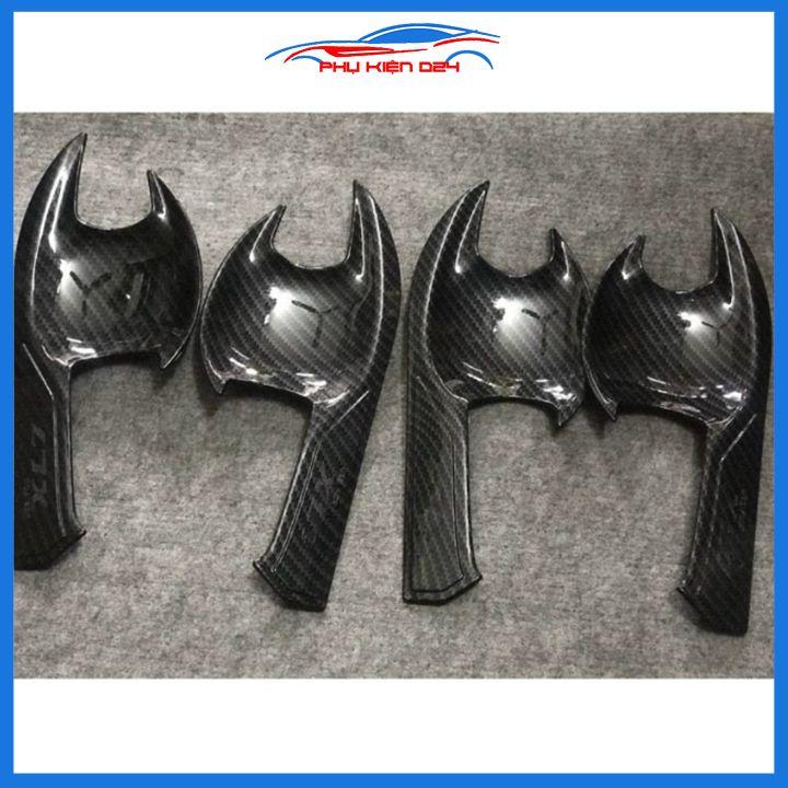 Ốp tay hõm XL7 2020-2021-2022 vân carbon/mạ crom chống trầy bảo vệ cửa xe ô tô