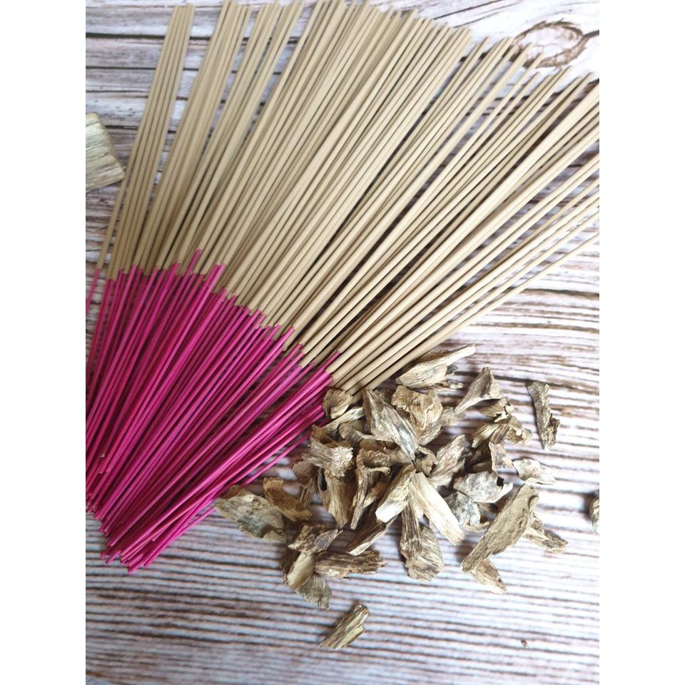 03 Hộp Nhang Trầm, Hương Trầm Mật Agarwood Incense - Om Incense – Trầm tẩy uế - Chiều dài 30cm - Tăm tre màu từ dền