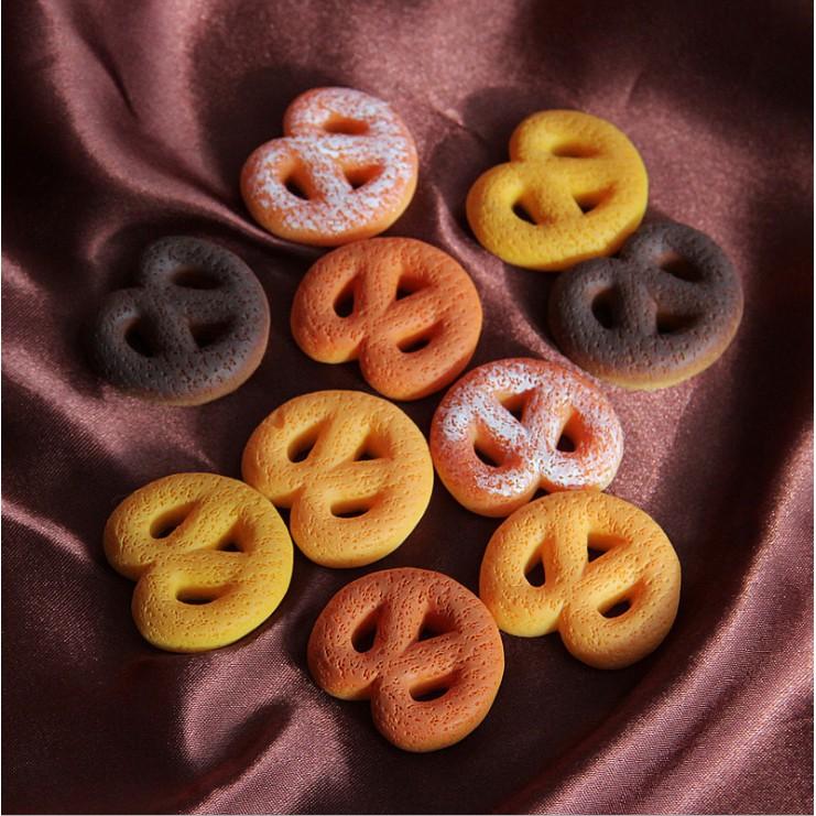 HN * Charm mô hình bánh churro cho các bạn làm trang trí vỏ điện thoại, nhà búp bê, DIY