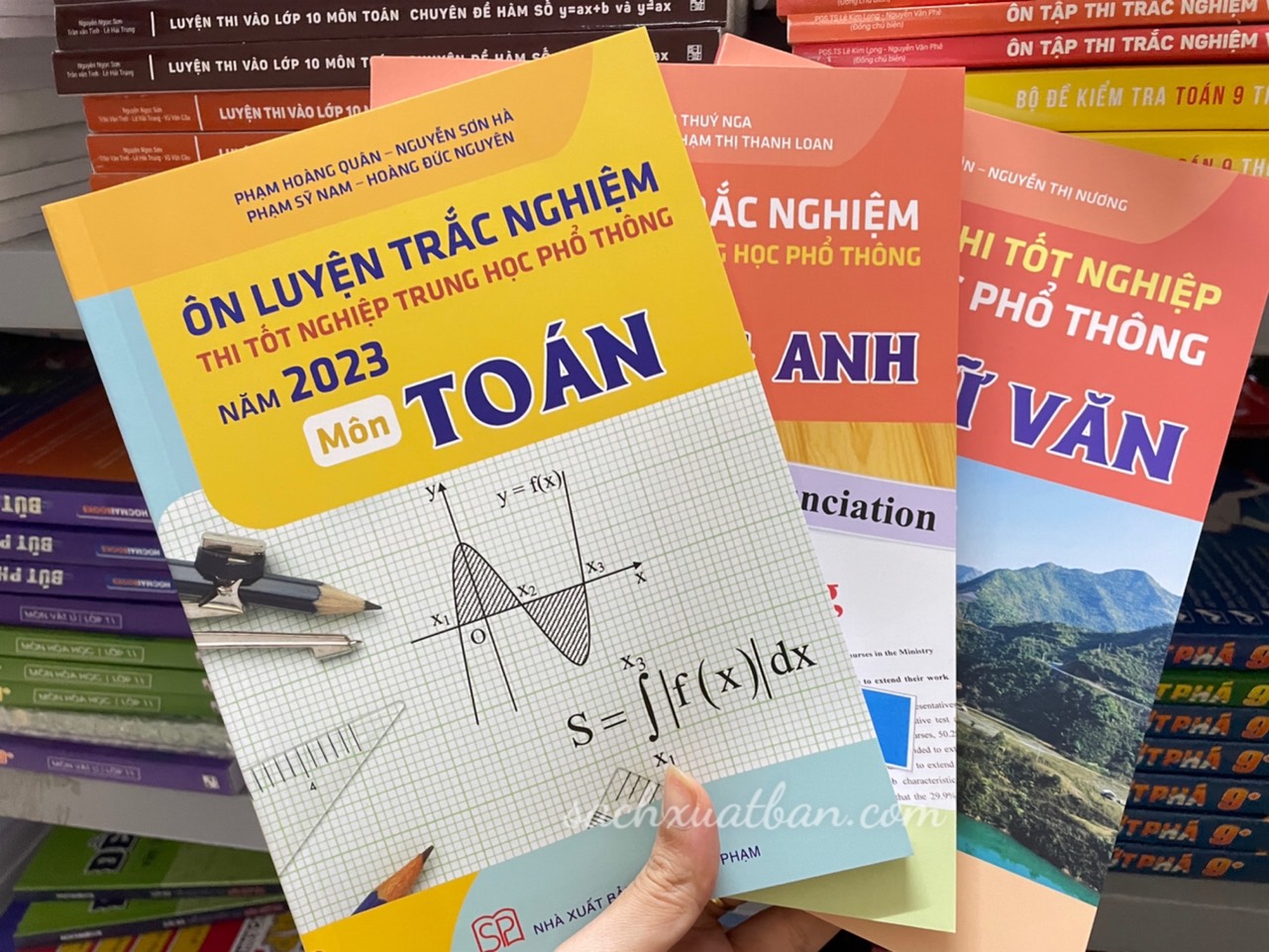 Combo 3 cuốn: Ôn luyện thi tốt nghiệp THPT năm 2023 môn Toán + Ngữ Văn + Tiếng Anh