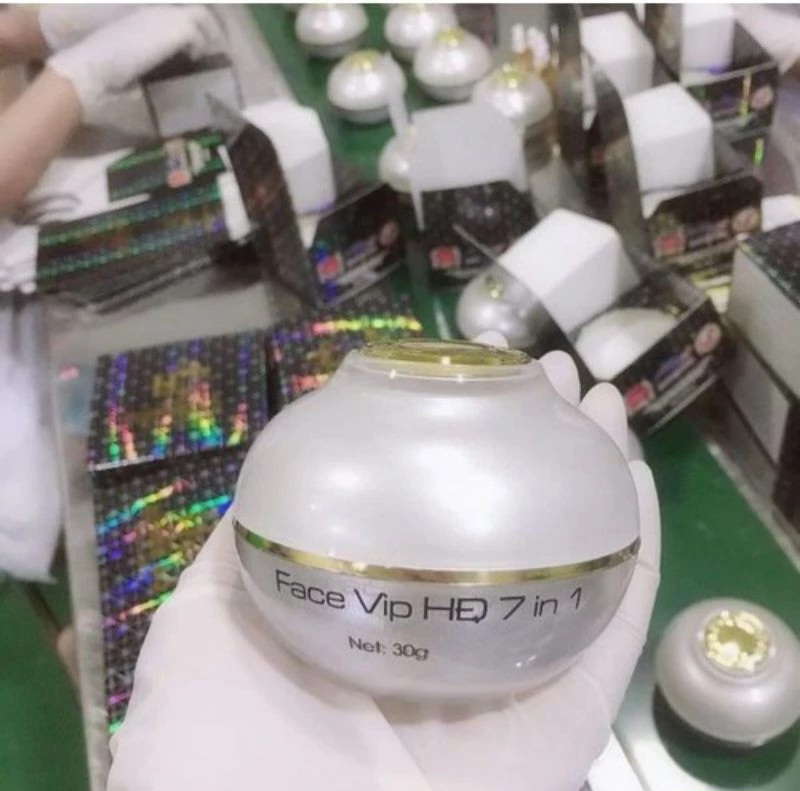 Kem face trắng VIP Huỳnh Đỗ 25g, dưỡng trắng, chống nắng, ngừa mụn