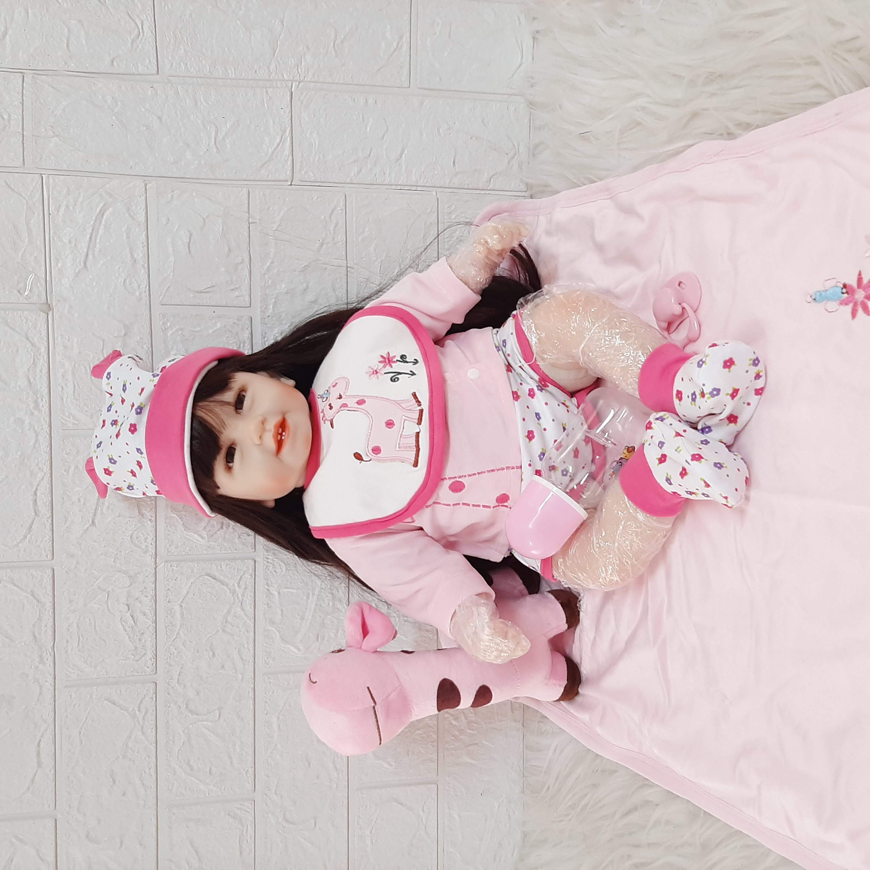 Búp Bê Mắt Tít Có Răng Áo Hồng KEIUMI Collection 55 cm 22 inch Reborn Vinyl Doll PVN3400