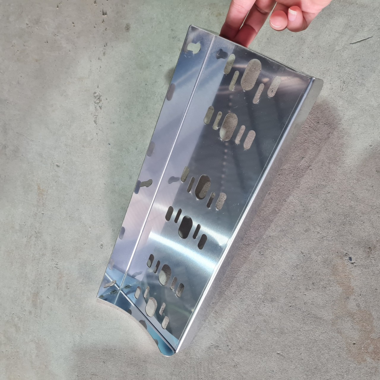 Giá treo 3 cốc lọc 10, 20 inch inox