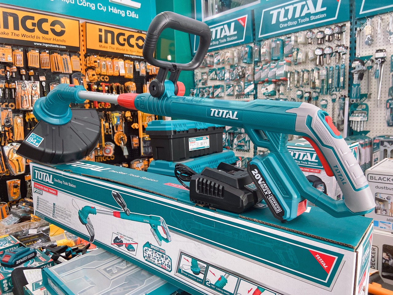 Máy cắt cỏ dùng pin Lithium-Ion 20V total TGTLI20018px