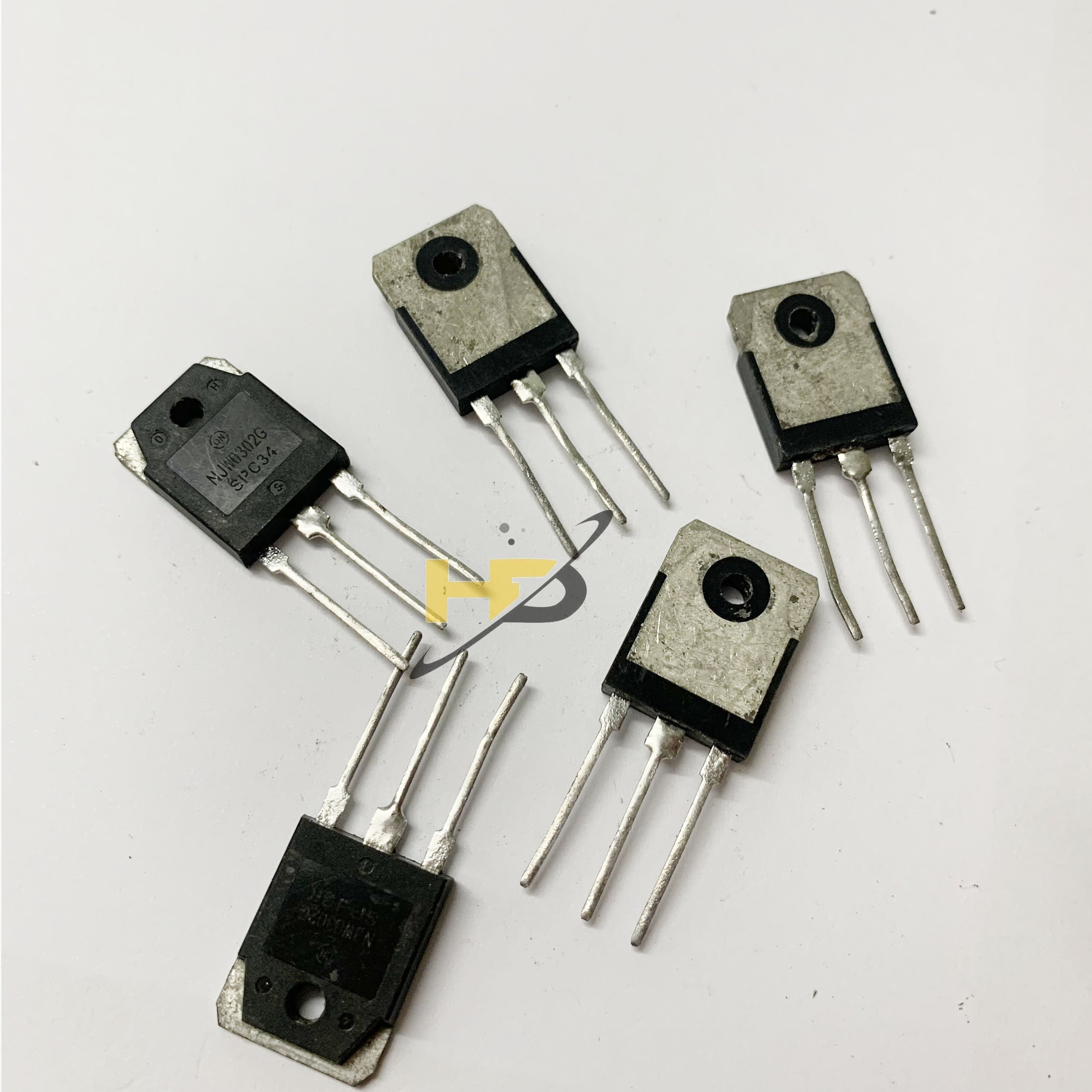 Transistor PNP NJW0302G Sò Công Suất 15A 250V 150W TO-3P