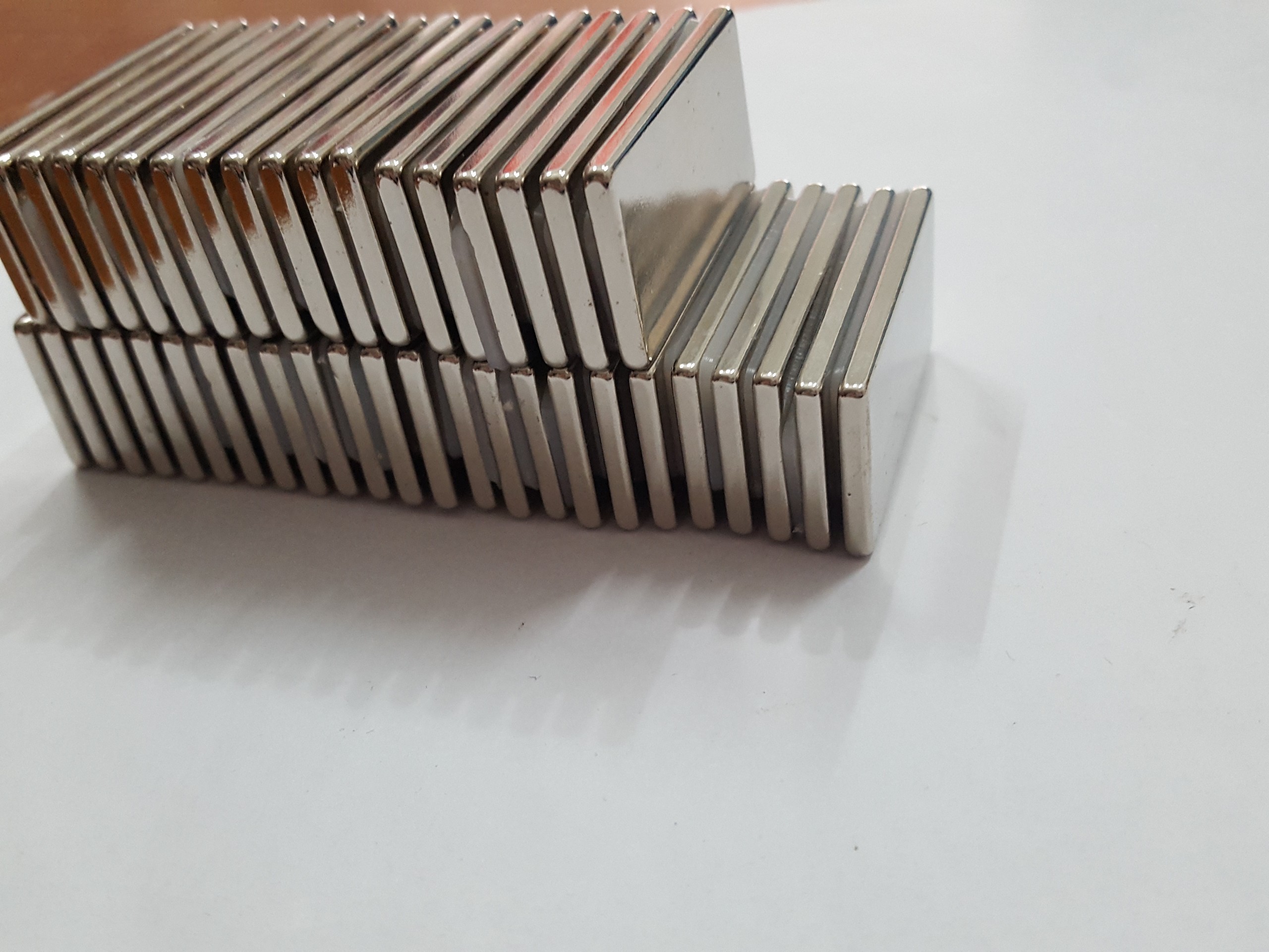 Nam châm viên khối 40x20x3mm